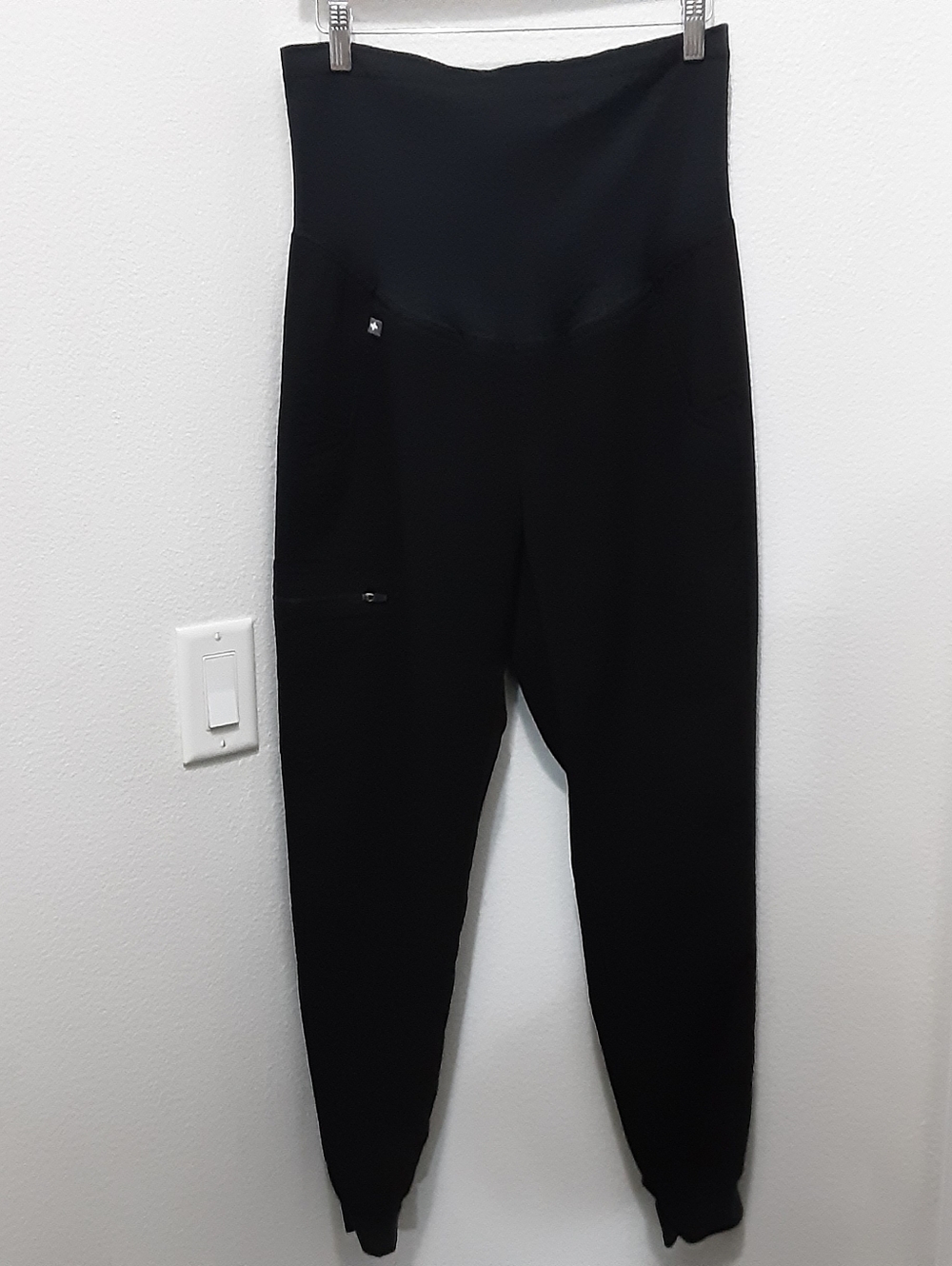Figs Zamora Maternity Jogger Scrub Pant